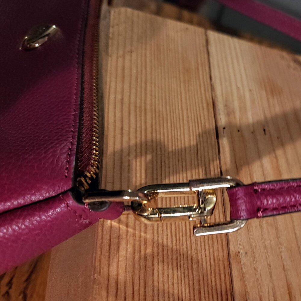 Kate Spade New York Kayla Convertible Wristlet in Dark Raspberry NWOT - Picture 3 of 7